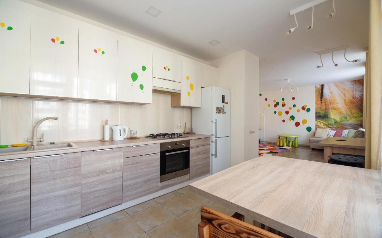 Colored Balloons - 3 Bedrooms, 3 Bathrooms, Equipped Large Apartments Liov Exterior foto