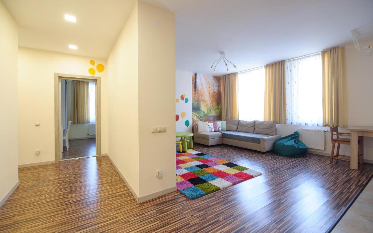 Colored Balloons - 3 Bedrooms, 3 Bathrooms, Equipped Large Apartments Liov Exterior foto