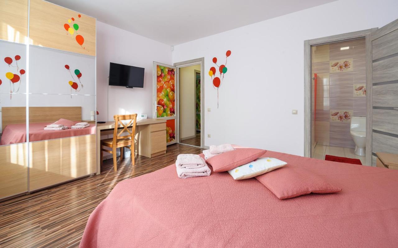 Colored Balloons - 3 Bedrooms, 3 Bathrooms, Equipped Large Apartments Liov Exterior foto