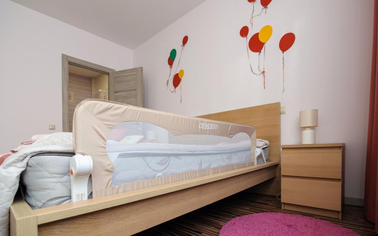 Colored Balloons - 3 Bedrooms, 3 Bathrooms, Equipped Large Apartments Liov Exterior foto